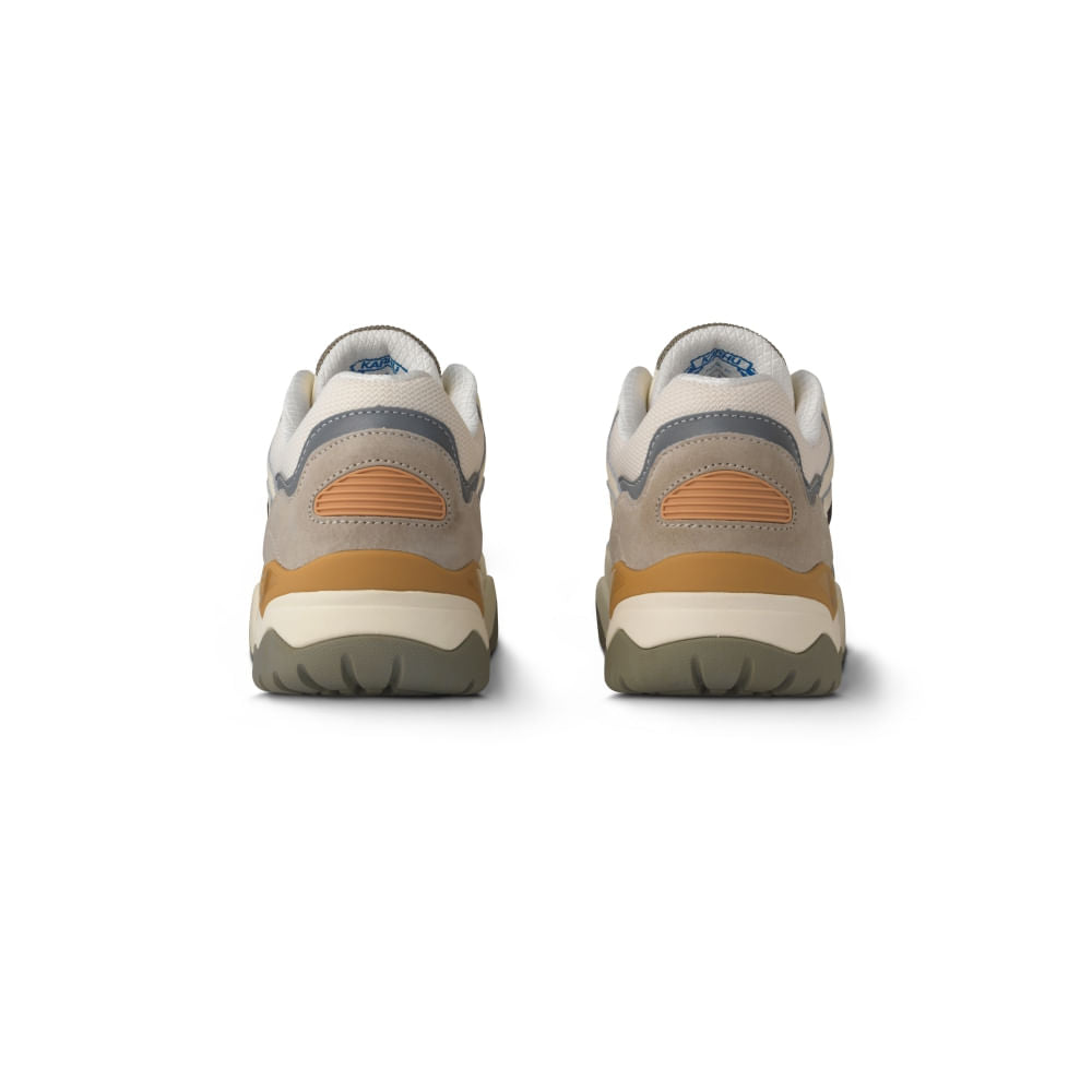 Karhu North America Unisex Fusion Xt Sneakers in White Color