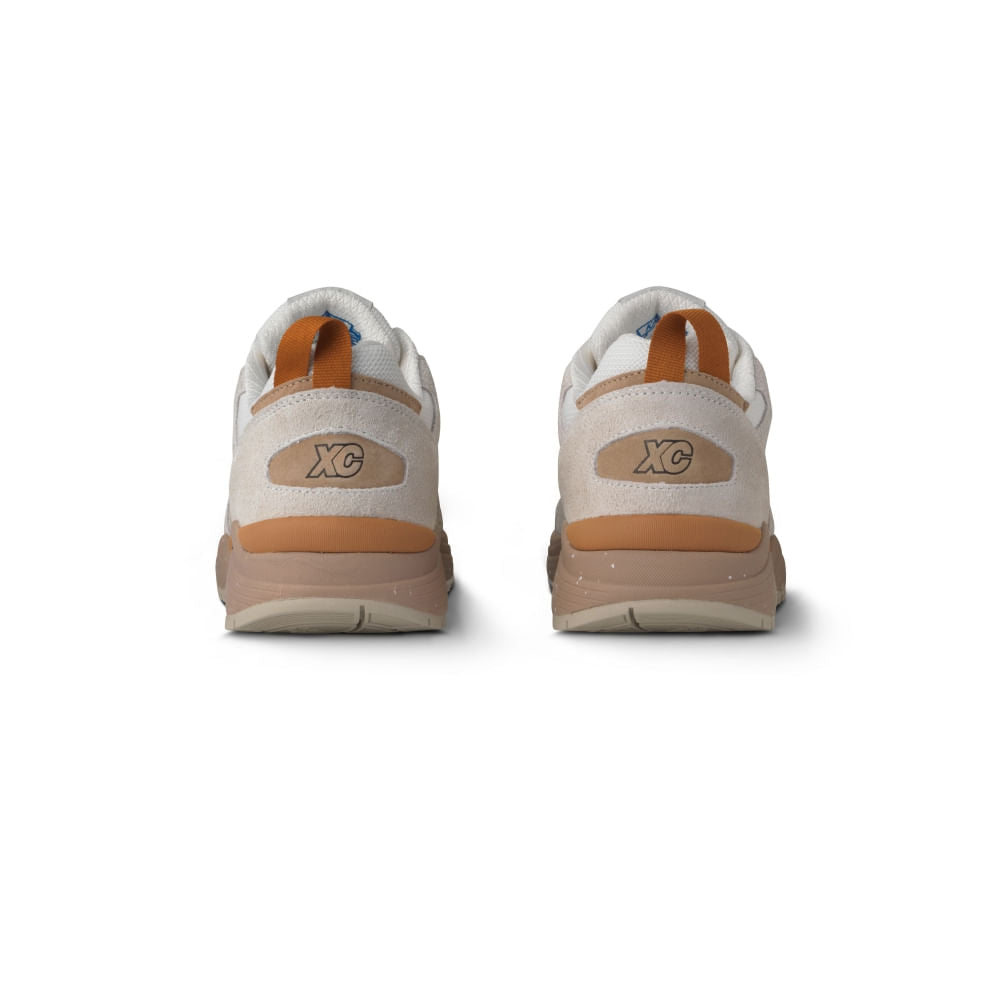 Karhu North America Unisex Fusion Xc Sneakers in White Color