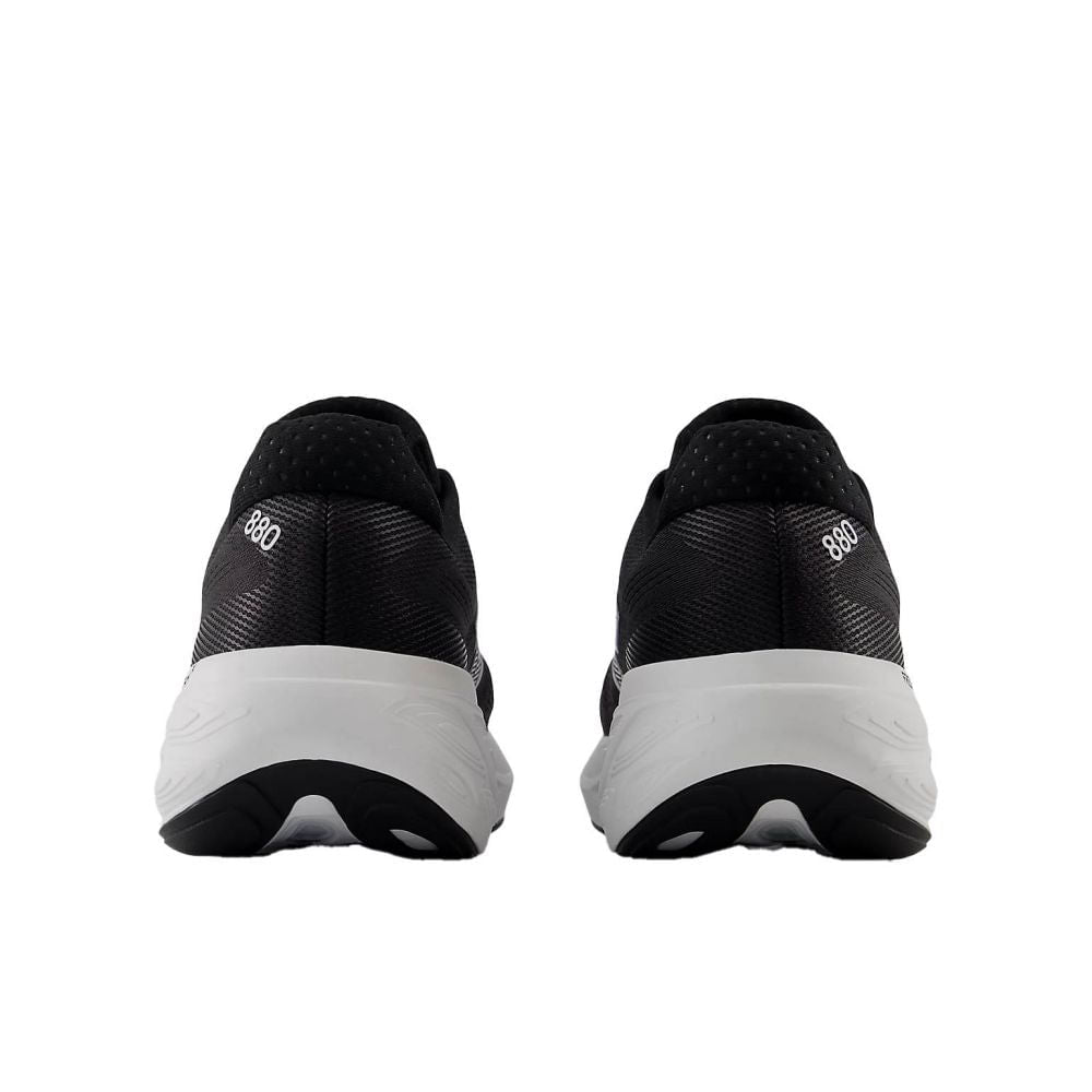 New Balance Mens 880V15 Running Shoes in Black Color