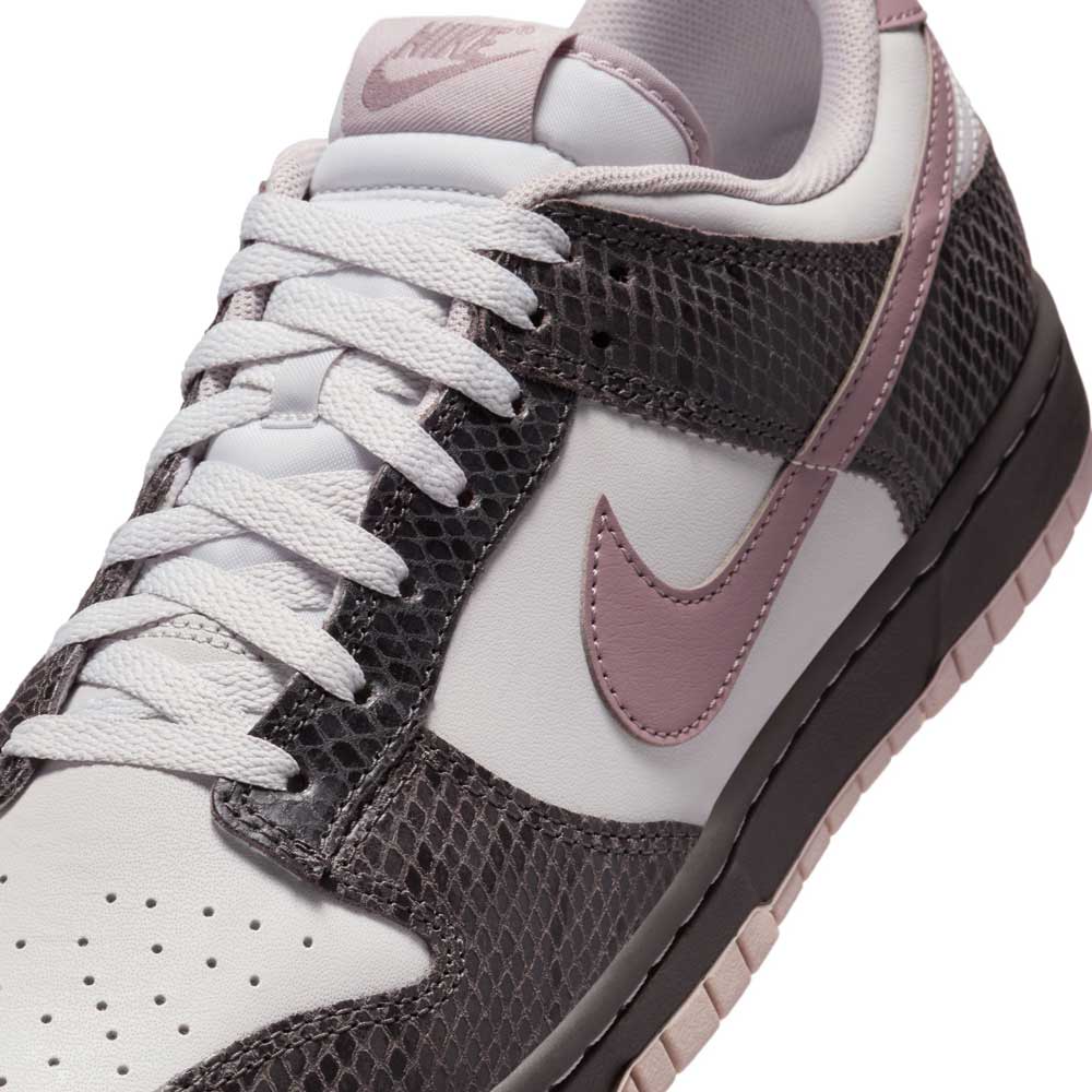 DUNK LOW SE | 299 MEDIUM