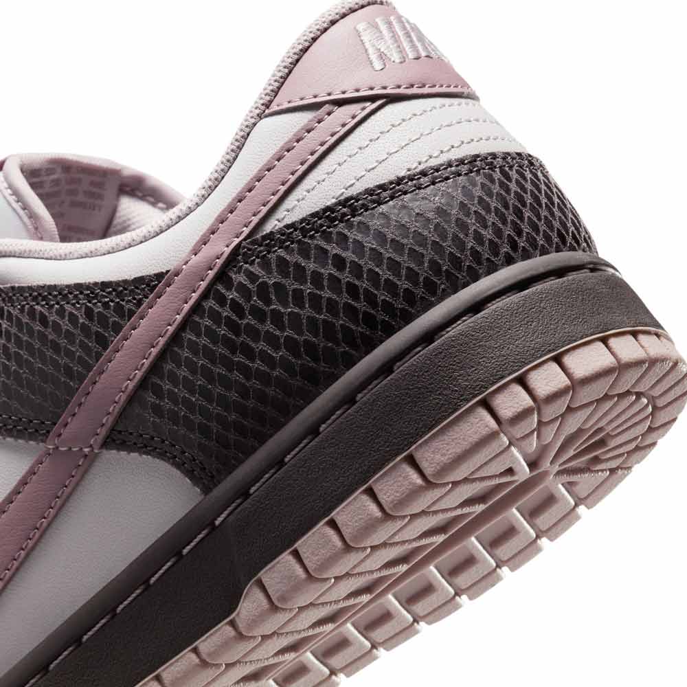 DUNK LOW SE | 299 MEDIUM