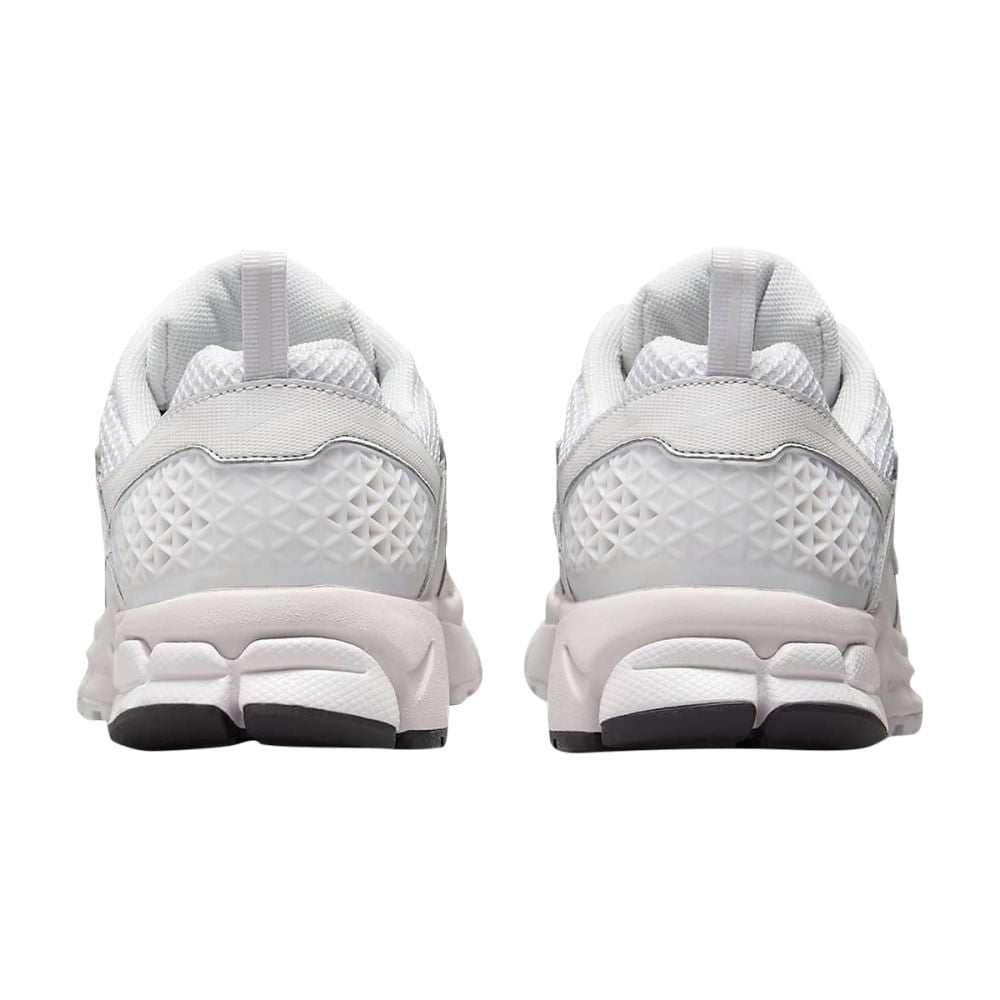 NIKE VOMERO 5 | 012 VAST G