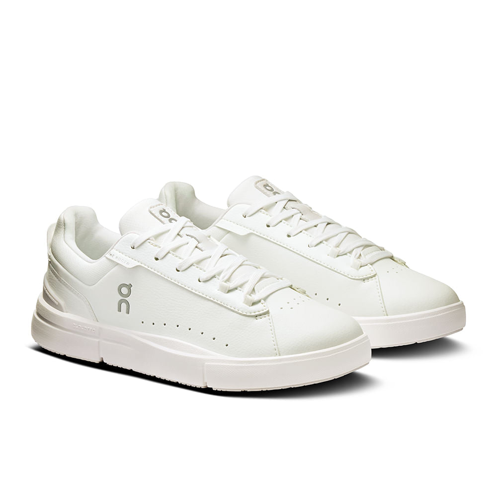 On Womens The Roger Advantage W Tennis Shoes in White Color