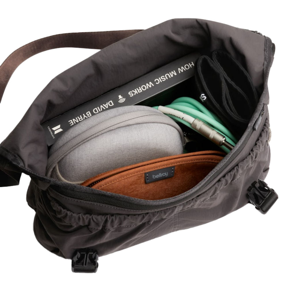 Bellroy Cinch Messenger Bag in Black Color