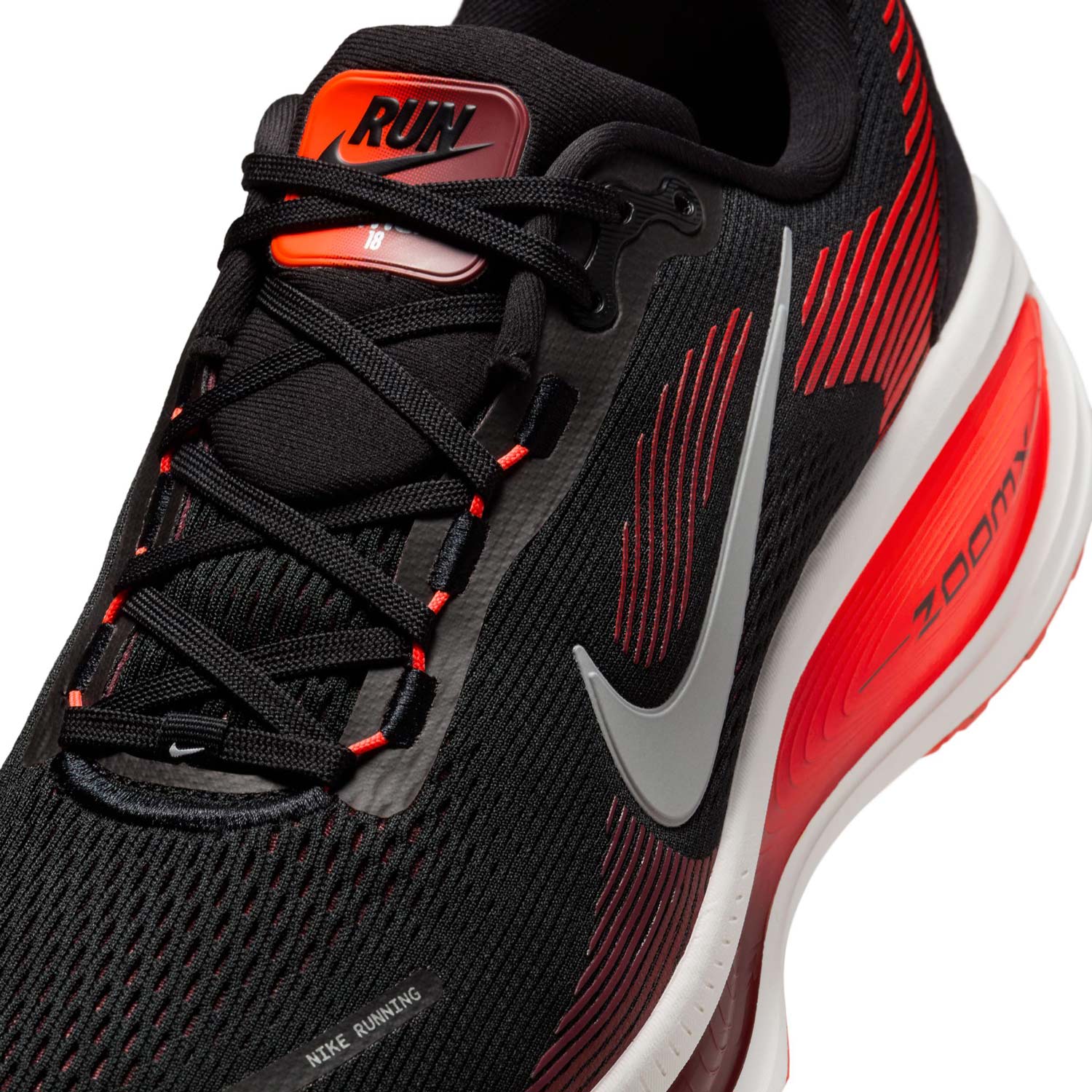 Nike Mens Vomero 18 Running Shoes in Black Color
