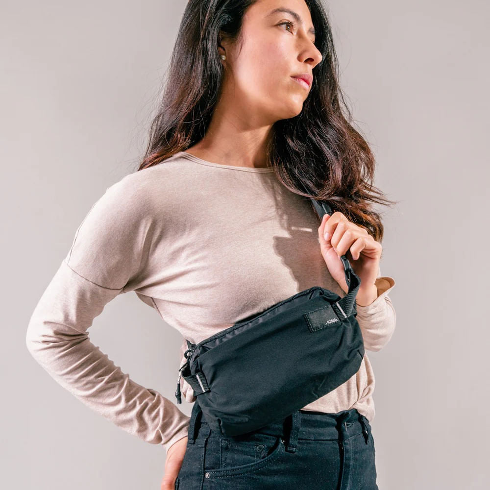 REFRACTION PACK SLING | BLACK