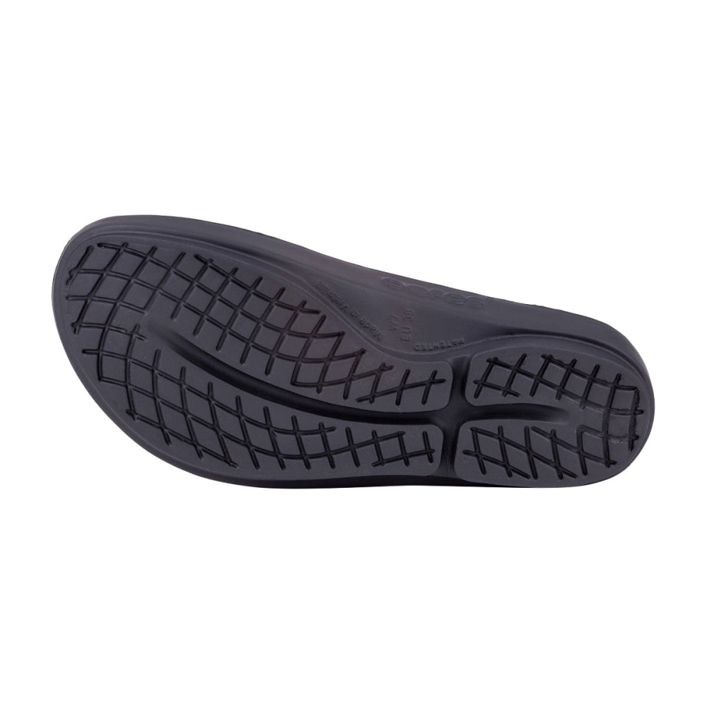Oofos Unisex Oofos Oolala Luxe Sandal Footwear Accessories in Black Color