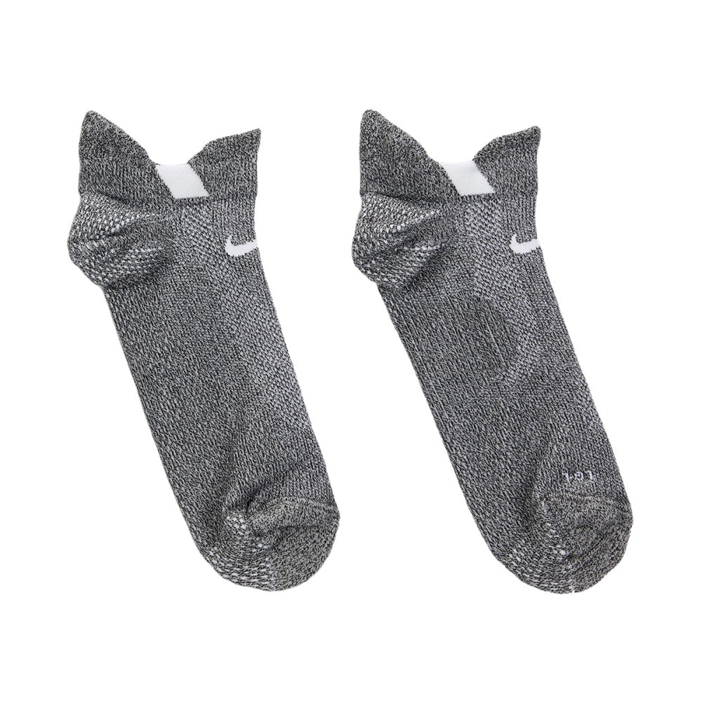 Nike Unisex Un Nike Fast Lwt Noshow Socks in Grey Color