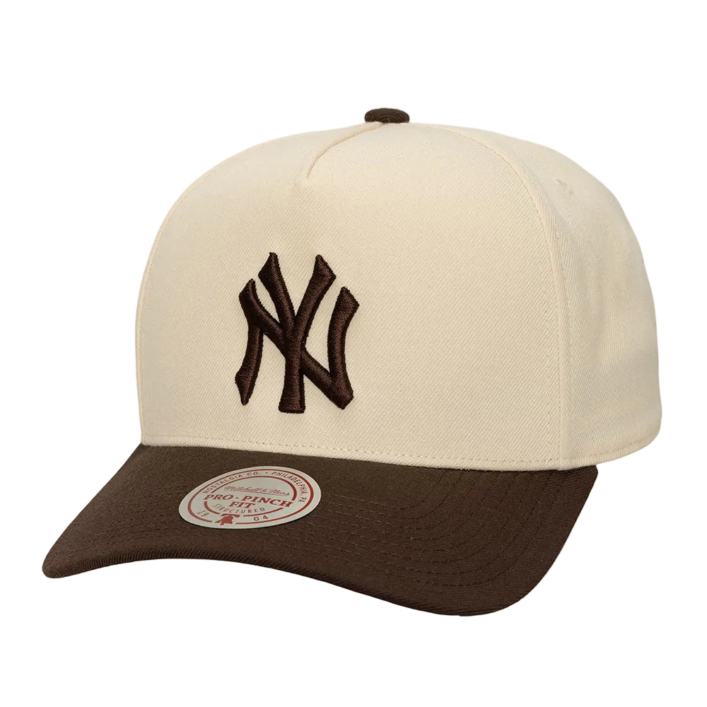 Mitchell And Ness Unisex new york yankees Fshn 2T Bsc Pro Snpb Fan Apparel in Brown Color