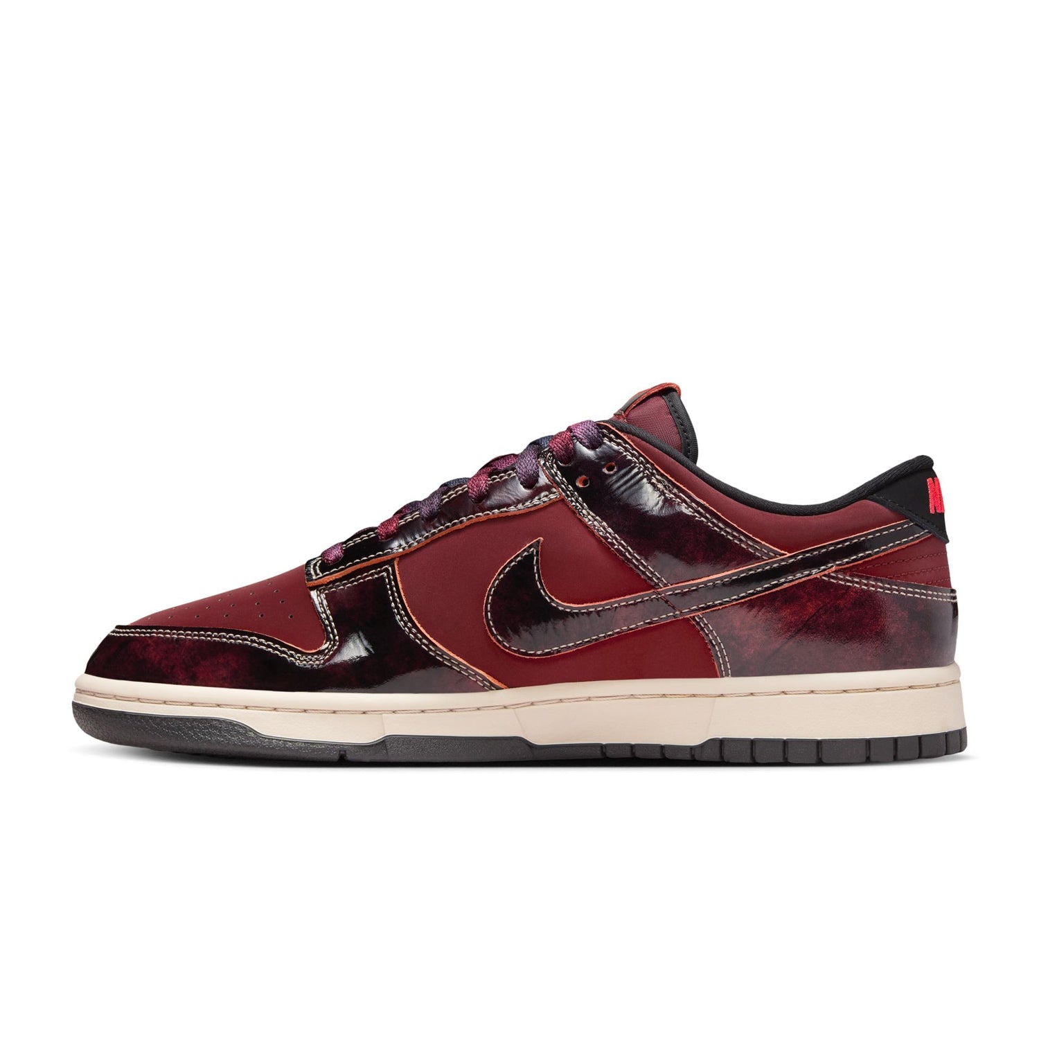 Nike Mens Nike Dunk Low retro SE Sneakers in Red Color