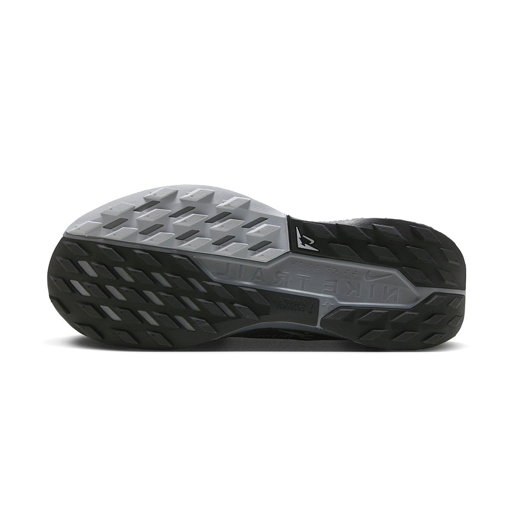 Nike Womens Pegasus Trail 5 Gore-T Trail Running Shoes in Black Color