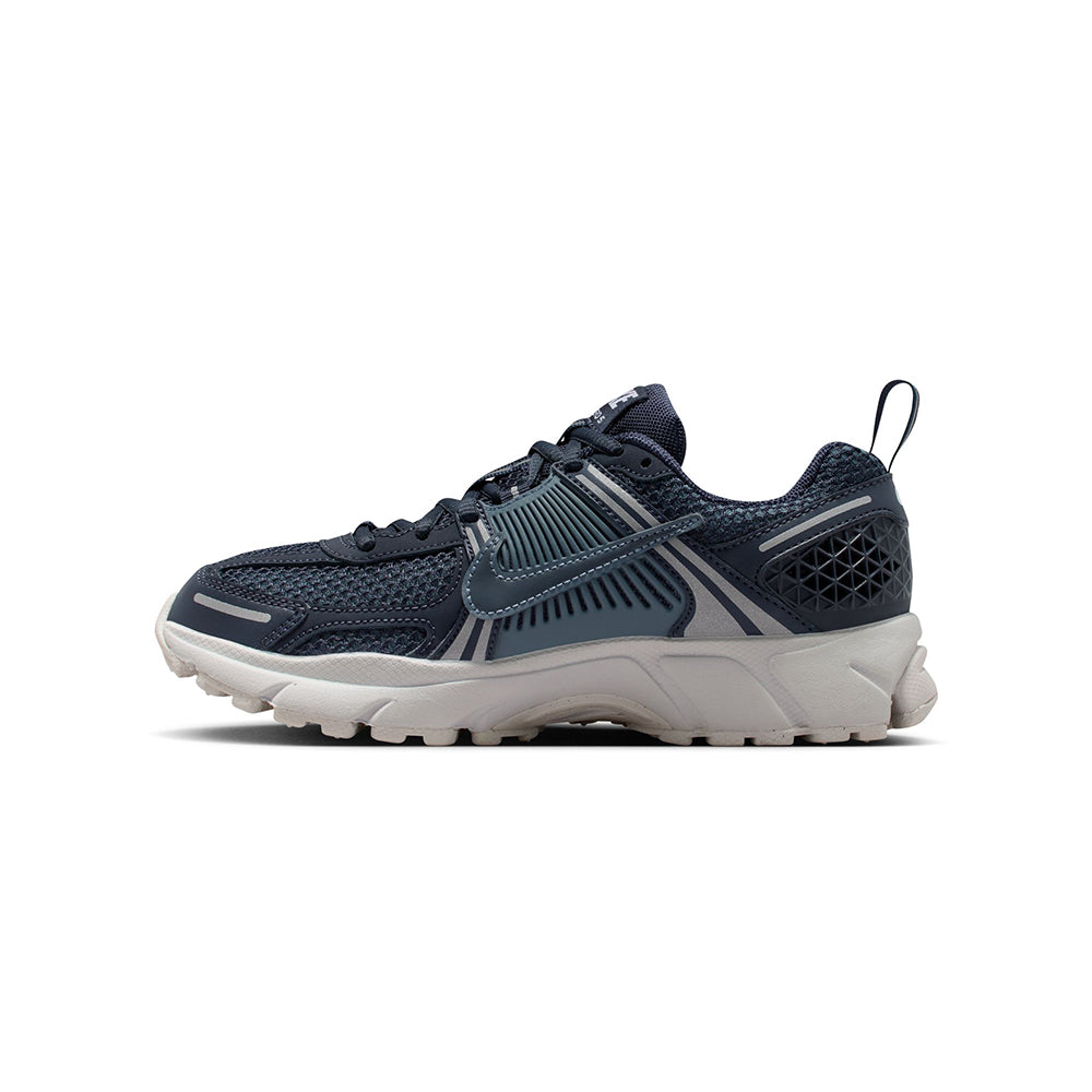 Nike Kids Nike Vomero 5 Sneakers in Blue Color