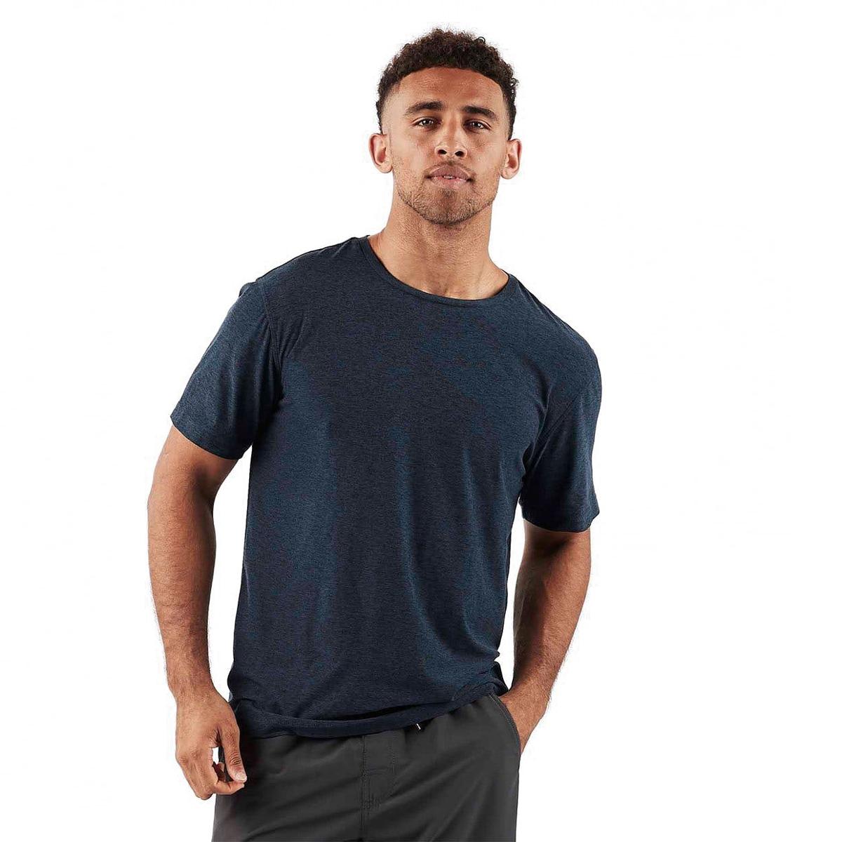 Vuori Mens Strato Tech Tee Tops in Grey Color