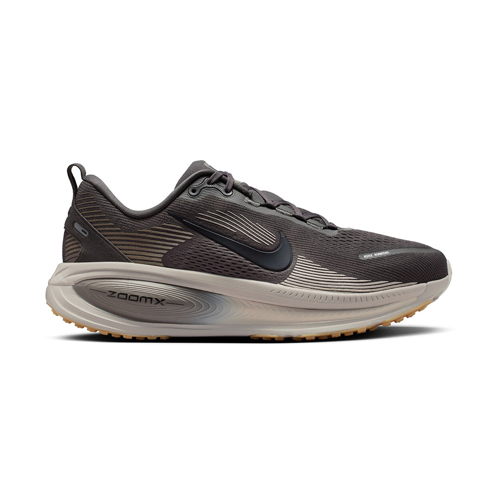 Nike M Vomero 18 | 215 MEDIUM – Paragon Sports