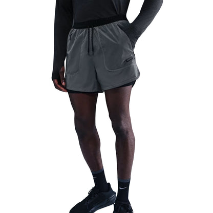 Nike Mens Nk Reflect 4In 2In1 Sh Shorts in Grey Color