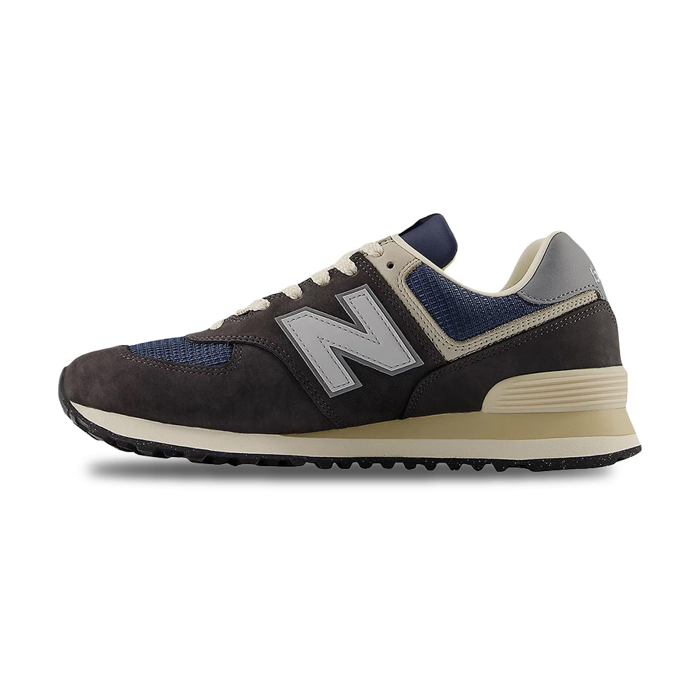 New Balance Unisex 574 Sneakers in Black Color