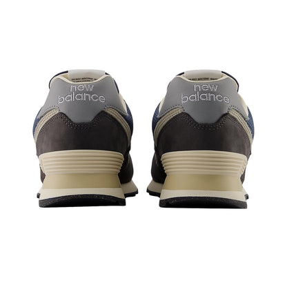 New Balance Unisex 574 Sneakers in Black Color