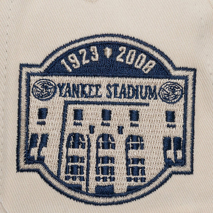 Mitchell And Ness Unisex new york yankees Fall Cord Pro Snpbk Fan Apparel in White Color
