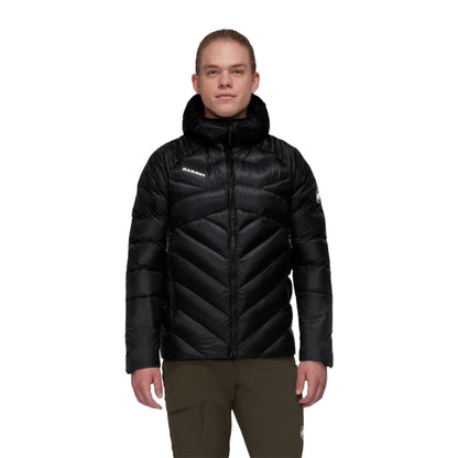 Mammut Mens Taiss In Hooded Jacket Skiing & Snowboarding Jackets in Black Color