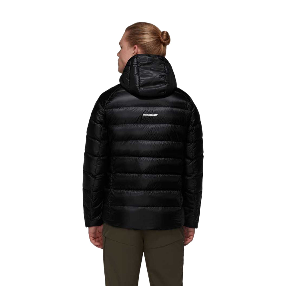 Mammut Mens Taiss In Hooded Jacket Skiing & Snowboarding Jackets in Black Color