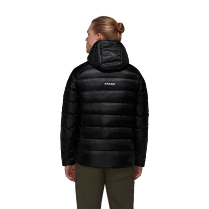 Mammut Mens Taiss In Hooded Jacket Skiing & Snowboarding Jackets in Black Color