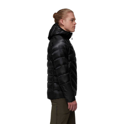 Mammut Mens Taiss In Hooded Jacket Skiing & Snowboarding Jackets in Black Color