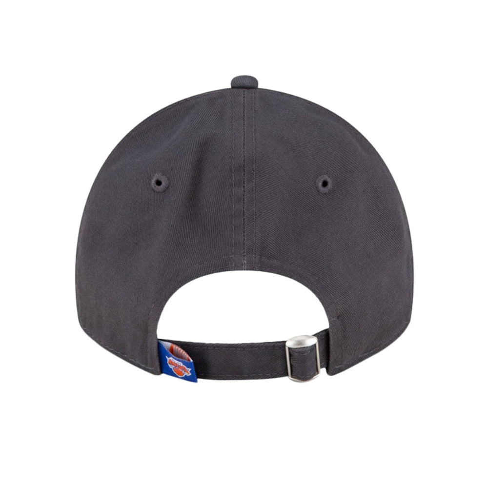 New Era Unisex new york knicks 9TWENTY Core Classic Fan Apparel in Grey Color