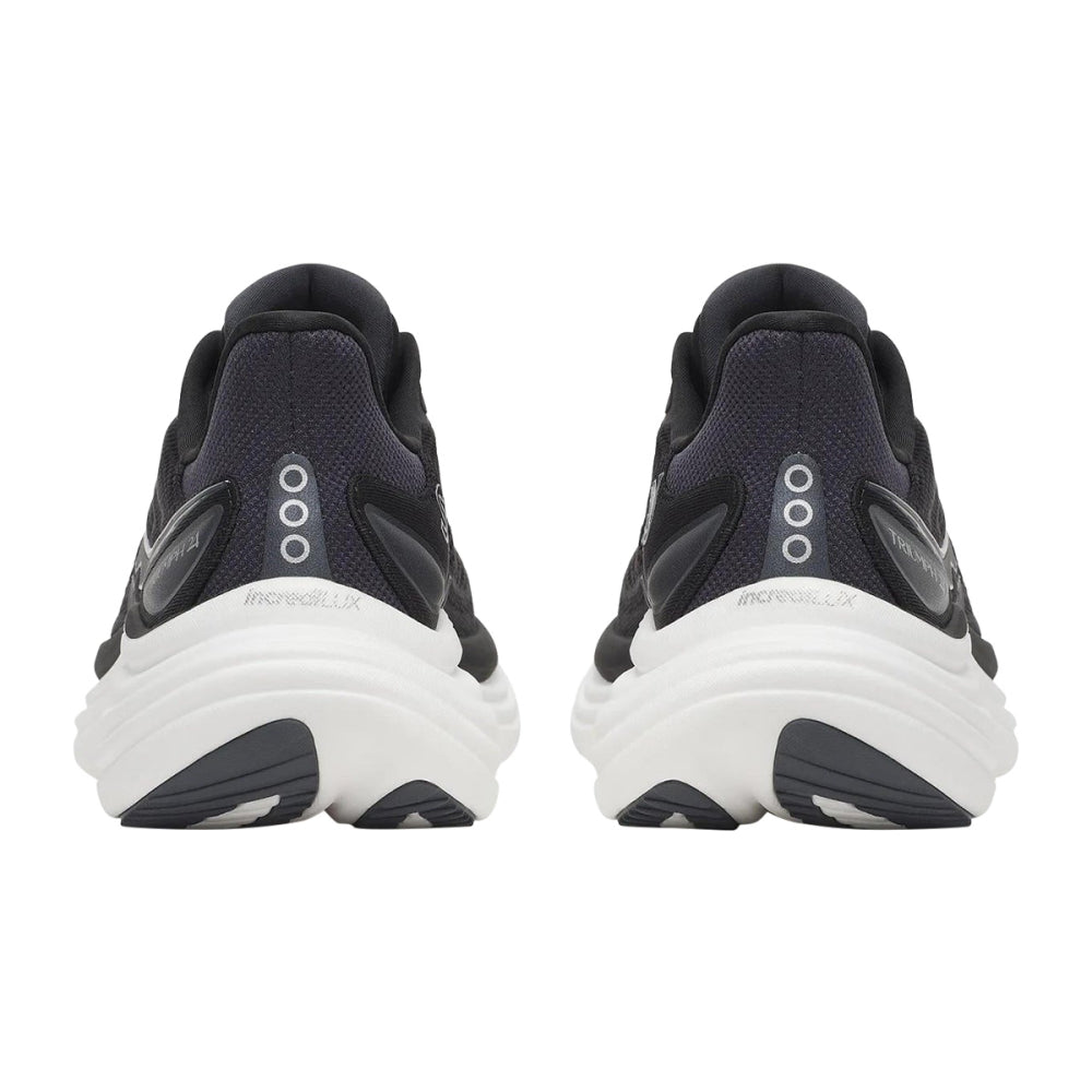 Saucony Mens Triumph 24 Running Shoes in Black Color