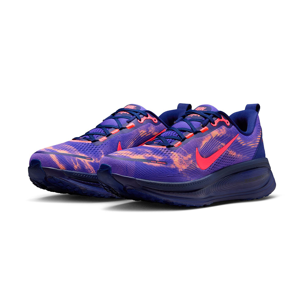 Nike Mens Vomero 18 Running Shoes in Multi Color
