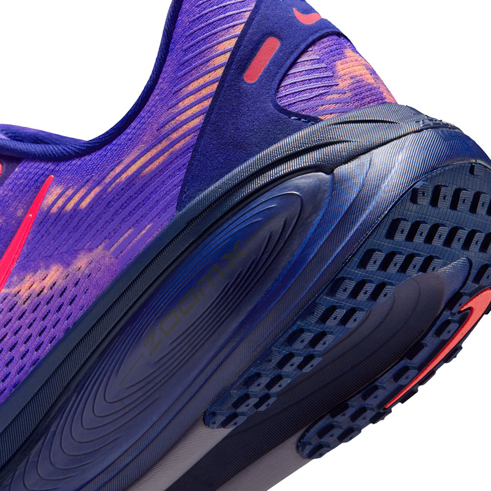 Nike Mens Vomero 18 Running Shoes in Multi Color