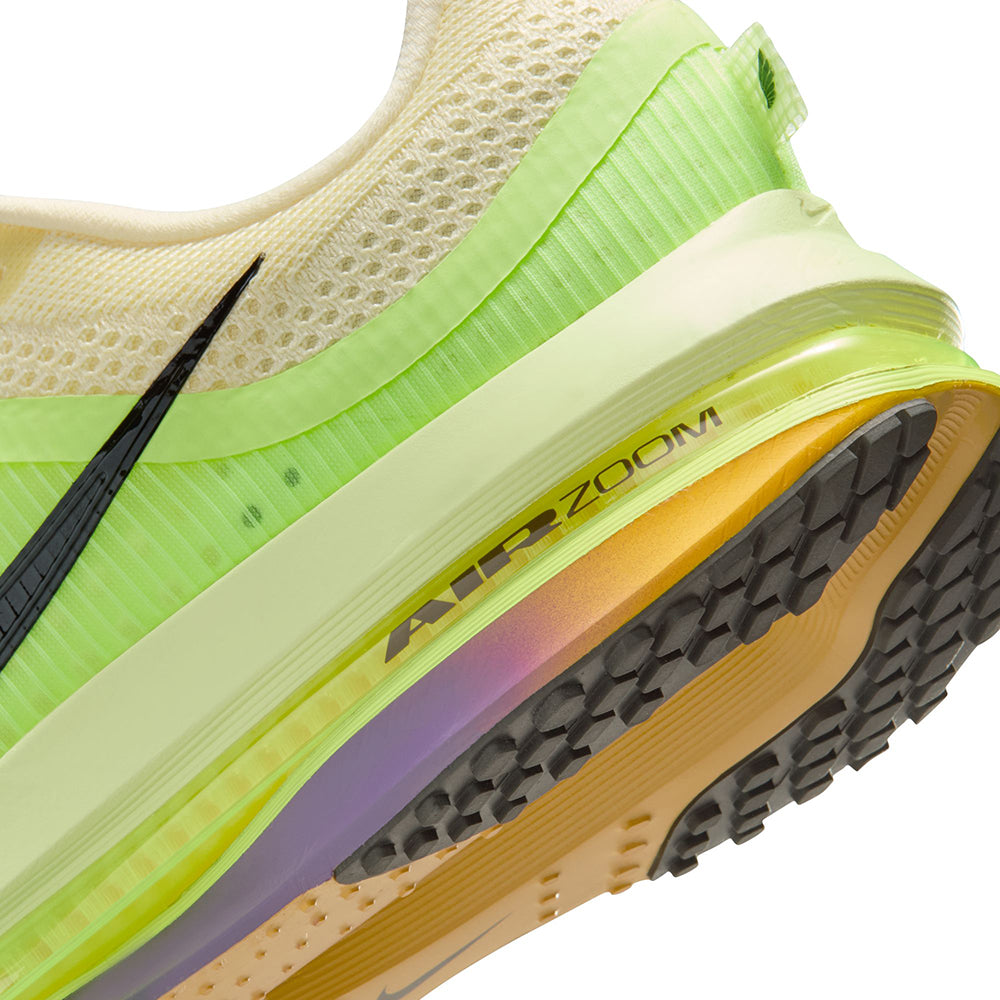Nike Mens Pegasus Premium Running Shoes in White Color