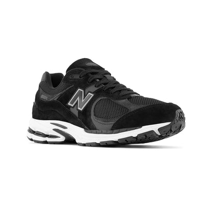 New Balance Mens 2002R Sneakers in Black Color