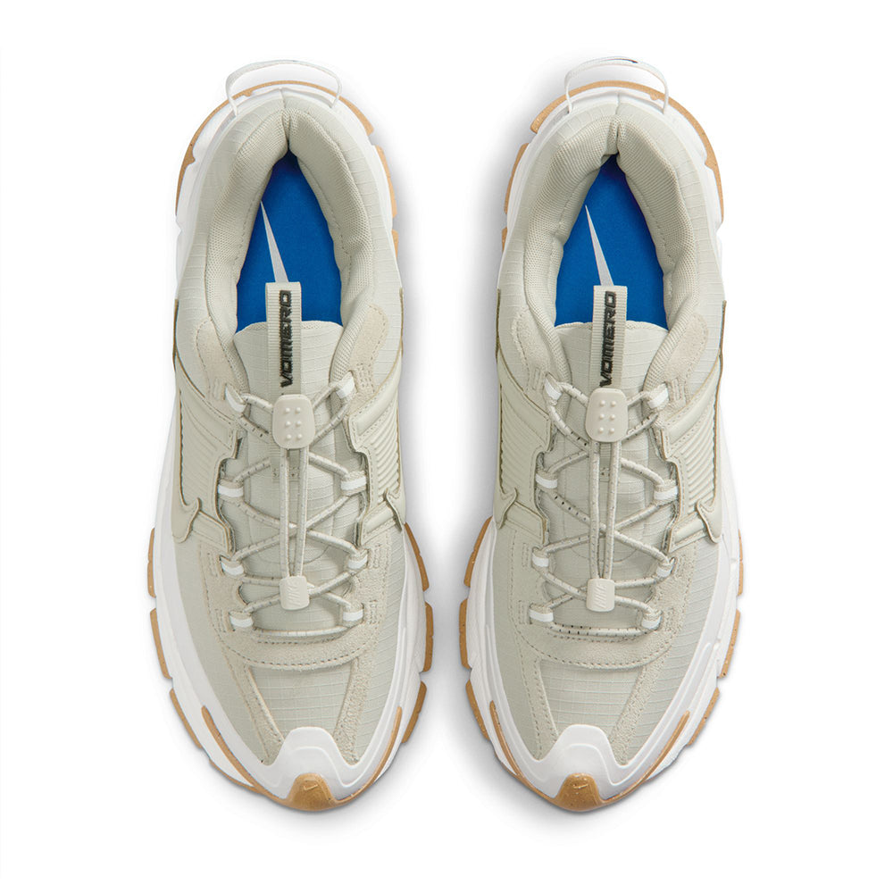 Nike Womens Nike Zoom Vomero Roam Sneakers in White Color
