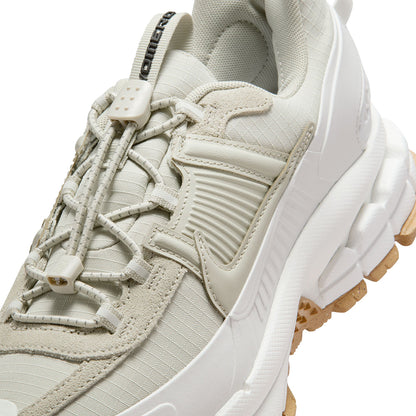 Nike Womens Nike Zoom Vomero Roam Sneakers in White Color