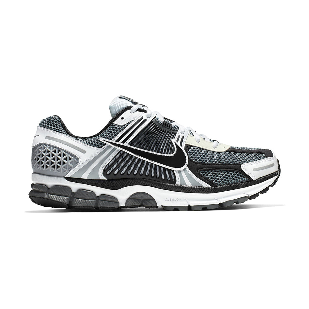 Nike Zoom Vomero 5 SE Sp Sneakers in Blue Color