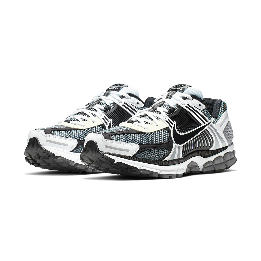 Nike Zoom Vomero 5 SE Sp Sneakers in Blue Color