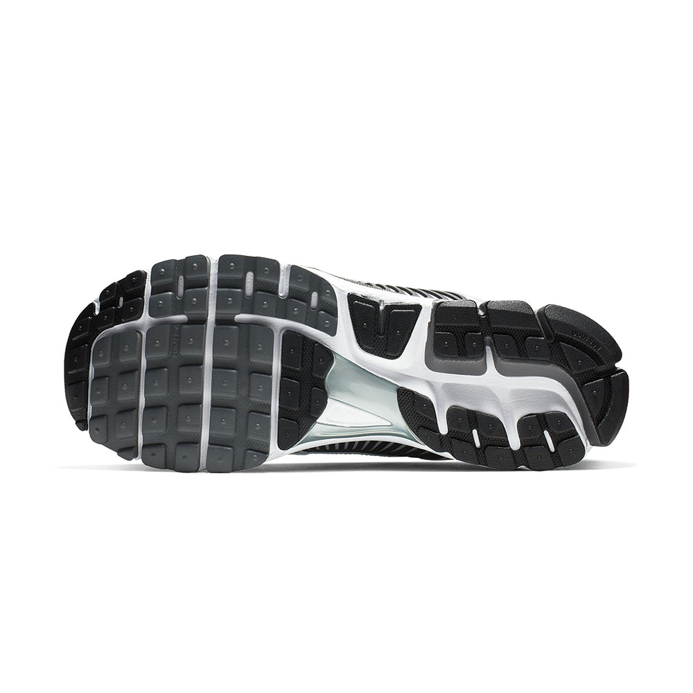 Nike Zoom Vomero 5 SE Sp Sneakers in Blue Color