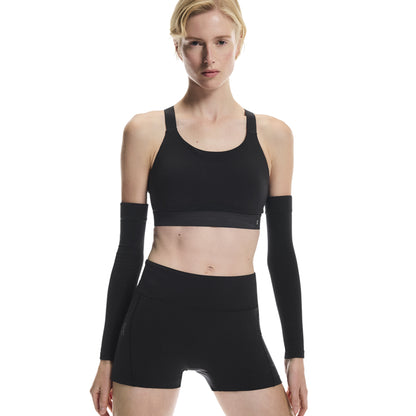 On 3In Performance Tights in Black Color
