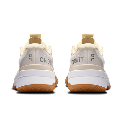 On The Roger Pro Fire W Tennis Shoes in White Color