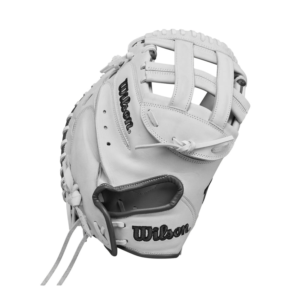 Wilson 33.00 A1000 Cm33 Mitt Baseball Gloves in White Color