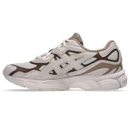 Asics Unisex GEL-Nyc Sneakers in Brown Color