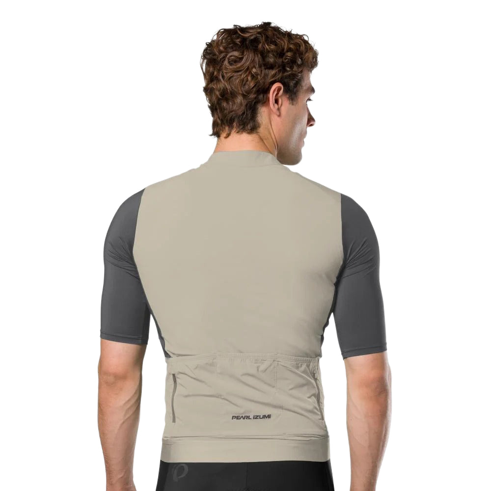 Pearl Izumi Expedition short sleeve Jersey in Grey Color