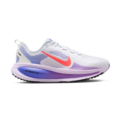 Nike W Vomero 18 Running Shoes in White Color