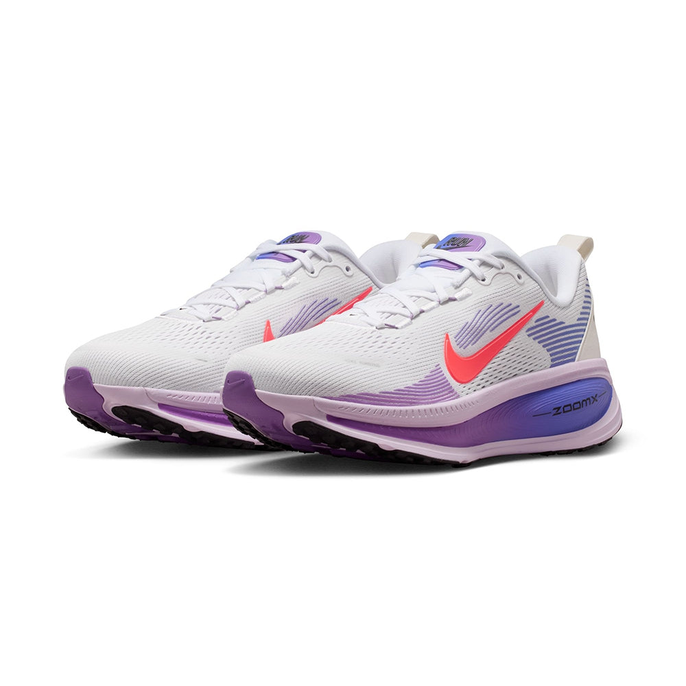 Nike W Vomero 18 Running Shoes in White Color