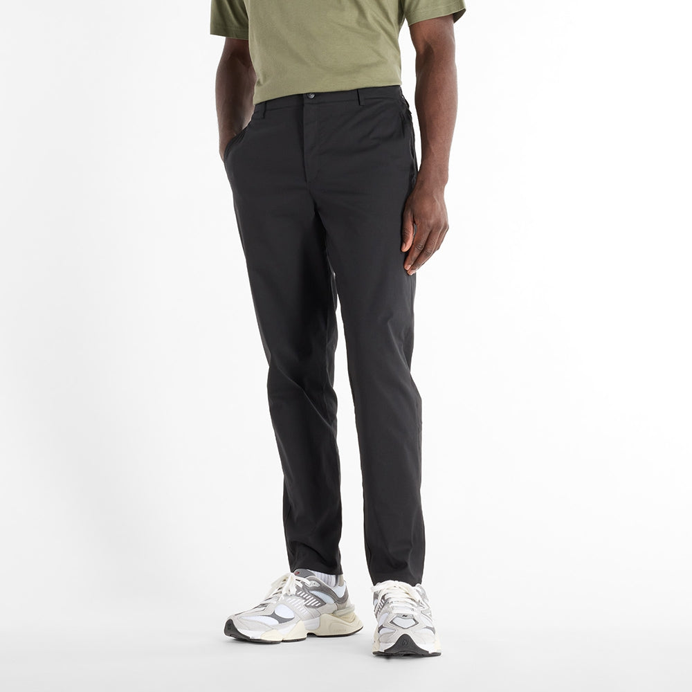 New Balance As Tapered Pant 30In Pants in Black Color