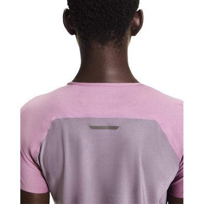 On W Performance-T Tops in Blue Color