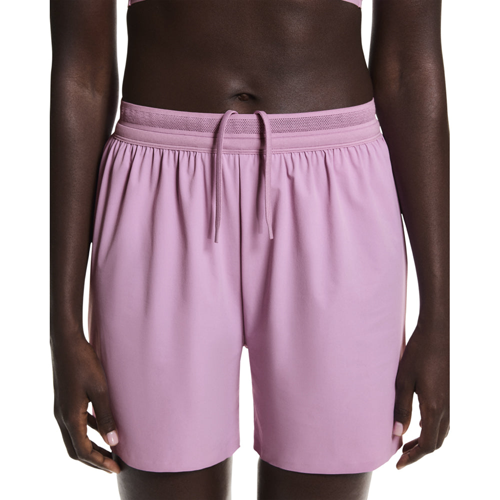 On W 5In Performance Shorts in Blue Color