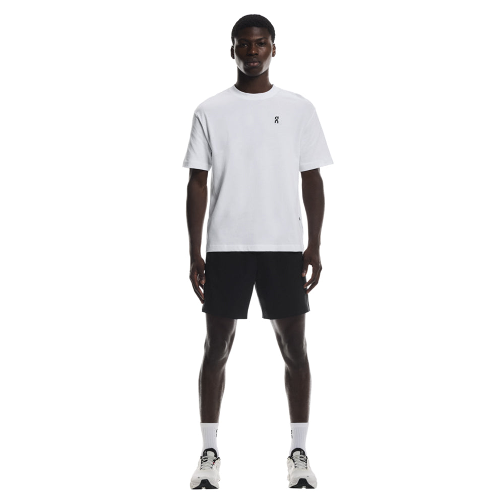 On Focus Shorts in Black Color