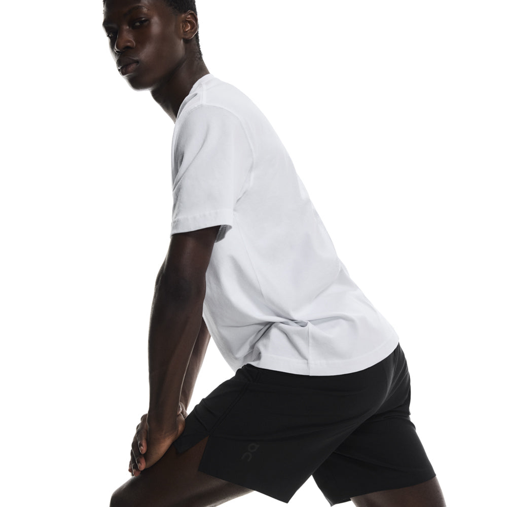 On Focus Shorts in Black Color