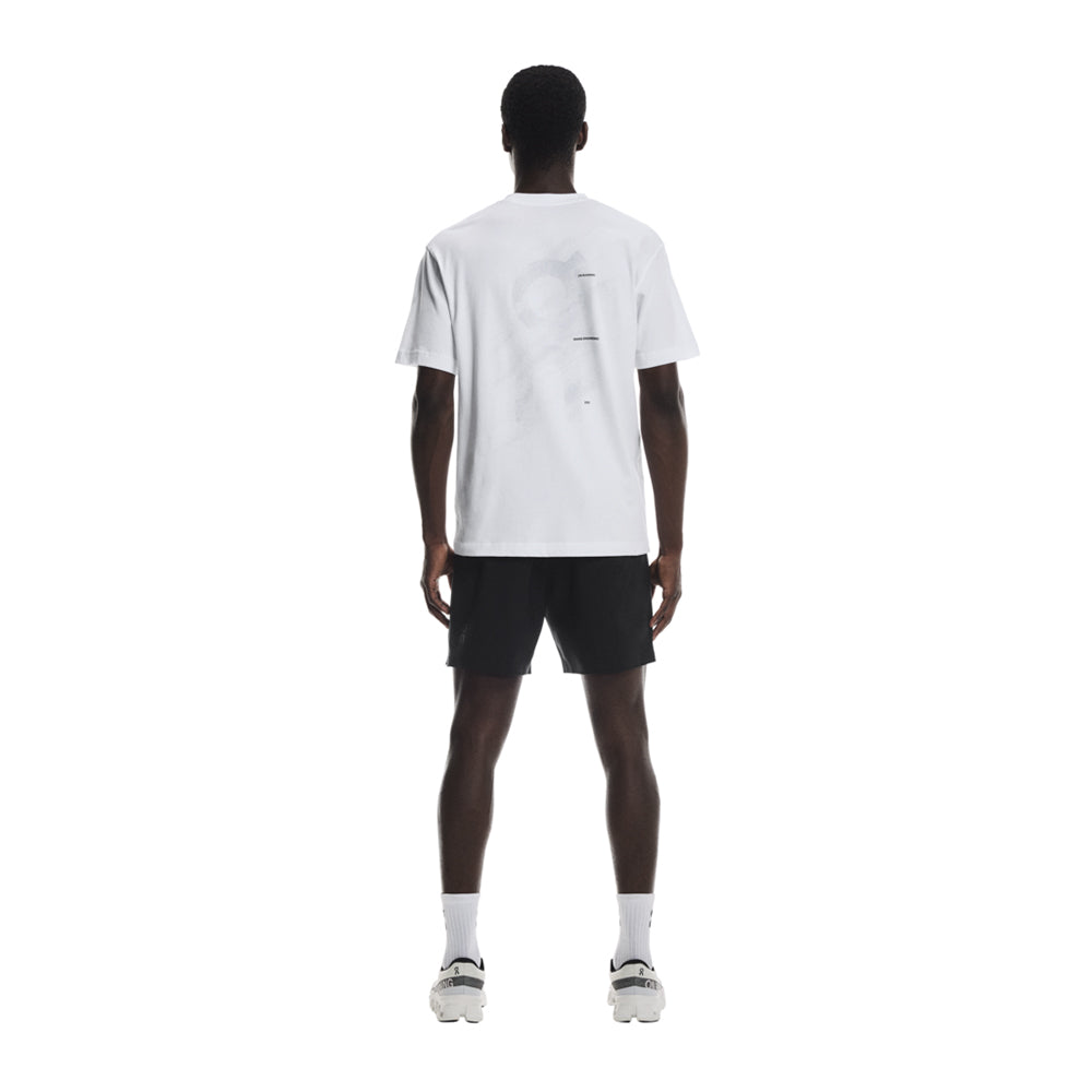 On Focus Shorts in Black Color